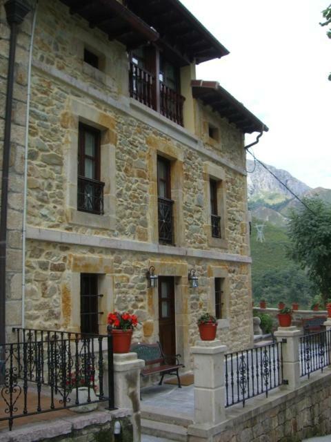 Apartamentos Rurales La Husteriza Ruenes Luaran gambar