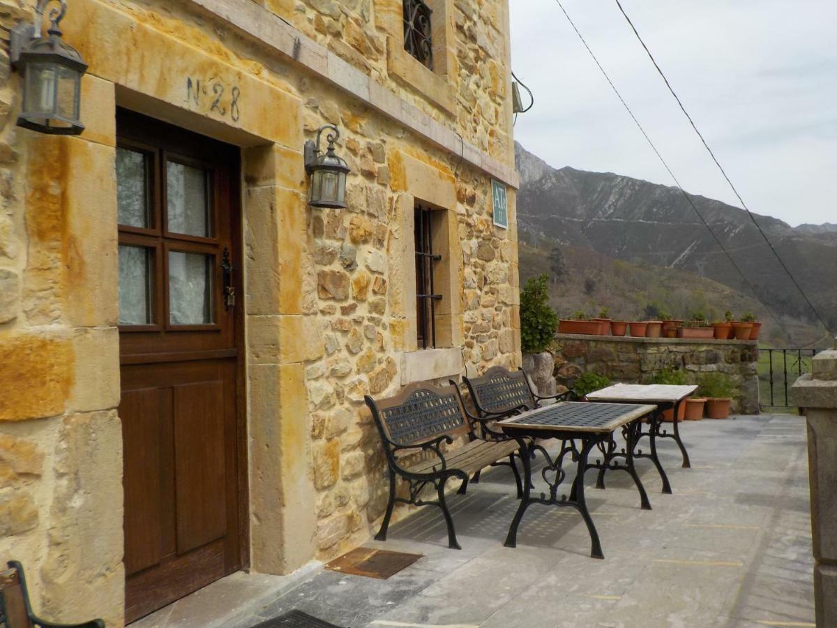 Apartamentos Rurales La Husteriza Ruenes Luaran gambar