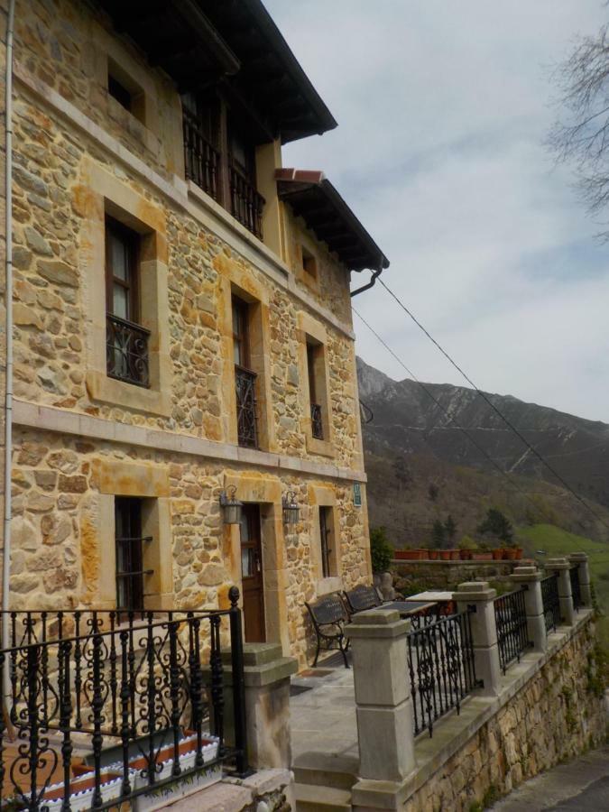 Apartamentos Rurales La Husteriza Ruenes Luaran gambar
